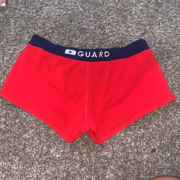 Medium Speedo Lifeguard bikini bottoms - Picture 2 of 4